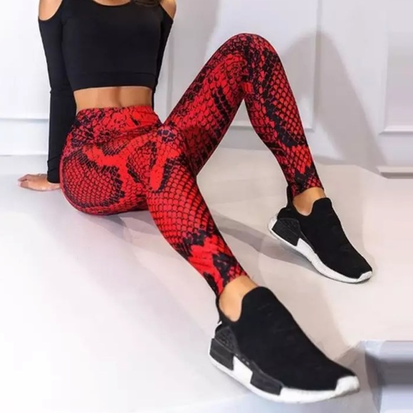 Last pair! Red Boutique Spandex/Lycra Snakeskin Leggings Small